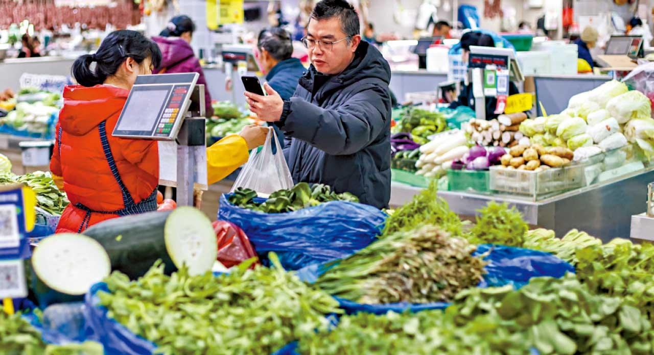 世界通脹為何中國獨通縮？