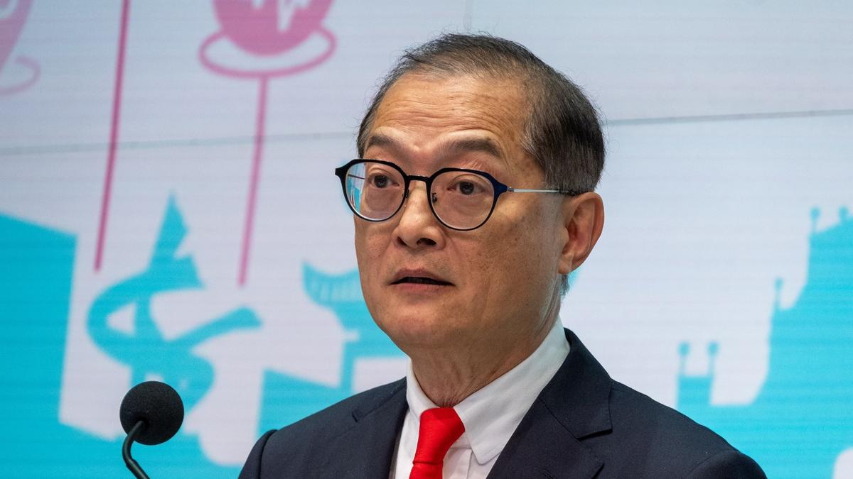 盧寵茂預告，本港將會建立一個結合接觸者追蹤、病例管理、執法支援等工作的綜合流行病電子管理系統。(資料圖片／陳奕釗攝)