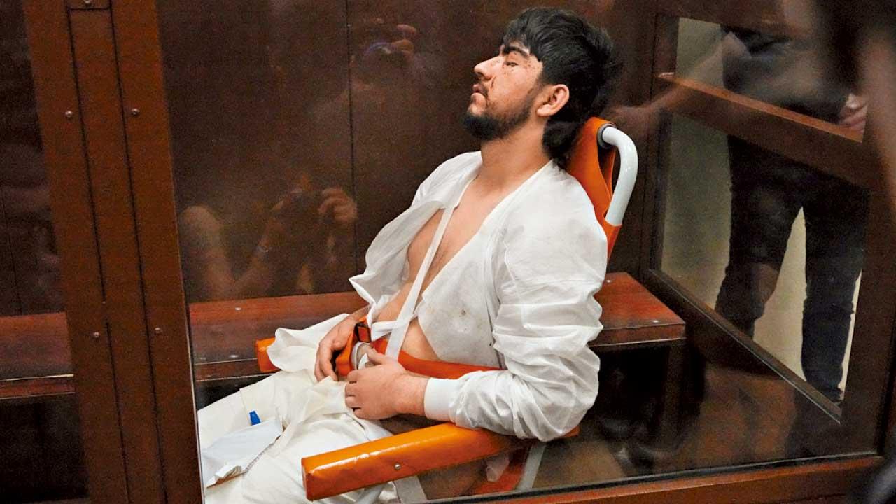 莫斯科恐襲 4槍手提堂臉腫坐輪椅