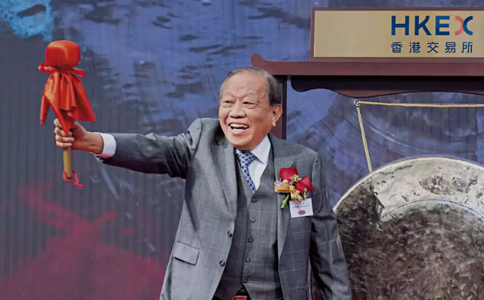  專營小巴專線曾擁600輛車隊、有「小巴大王」之稱的商人馬亞木辭世，享年96歲。（中新社資料圖片）