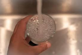 阻微塑膠入肚 研究：煲滾可以令自來水微塑膠含量減少25%至90%