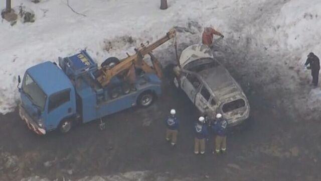 北海道一個公園發生汽車起火的事故。(新聞截圖)