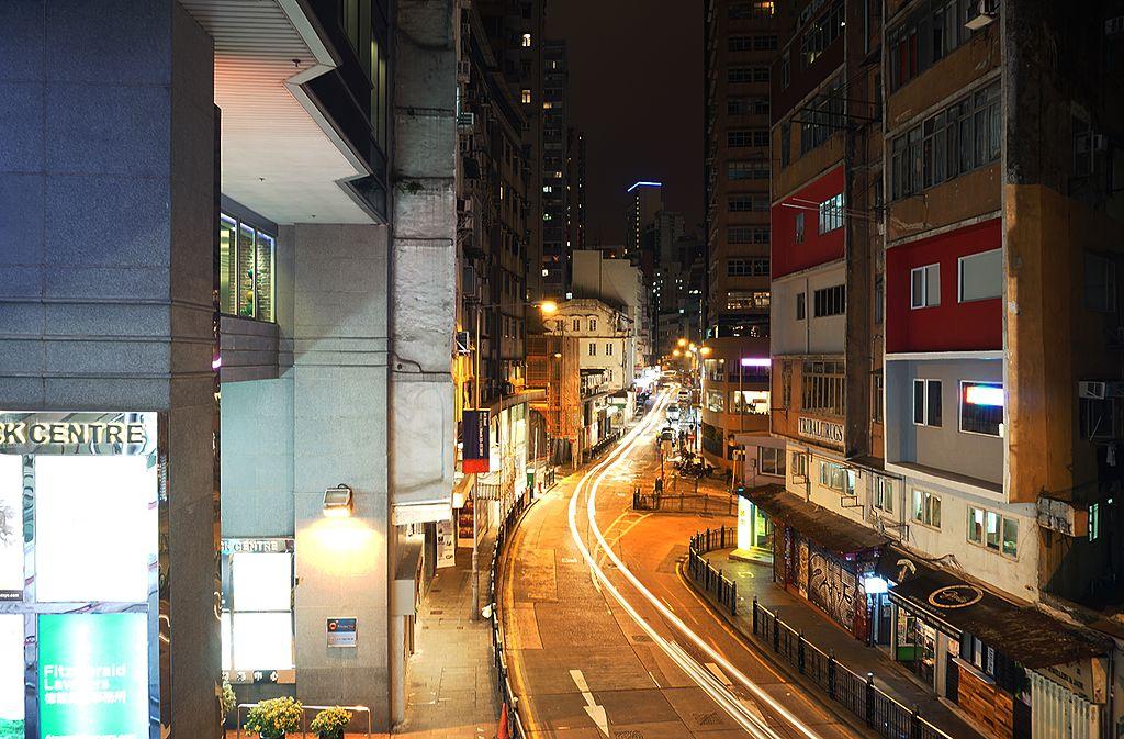 有超過180年歷史的中區荷李活道(Hollywood Road)，獲英國雜誌《Time Out》選為年度全球第二型格街道。(資料圖片)