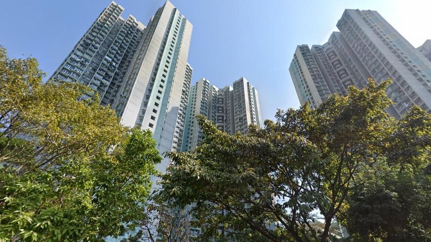 粉嶺居屋嘉盛苑中層兩房，最新以居二市場價240萬元易主，呎價5500元水平。