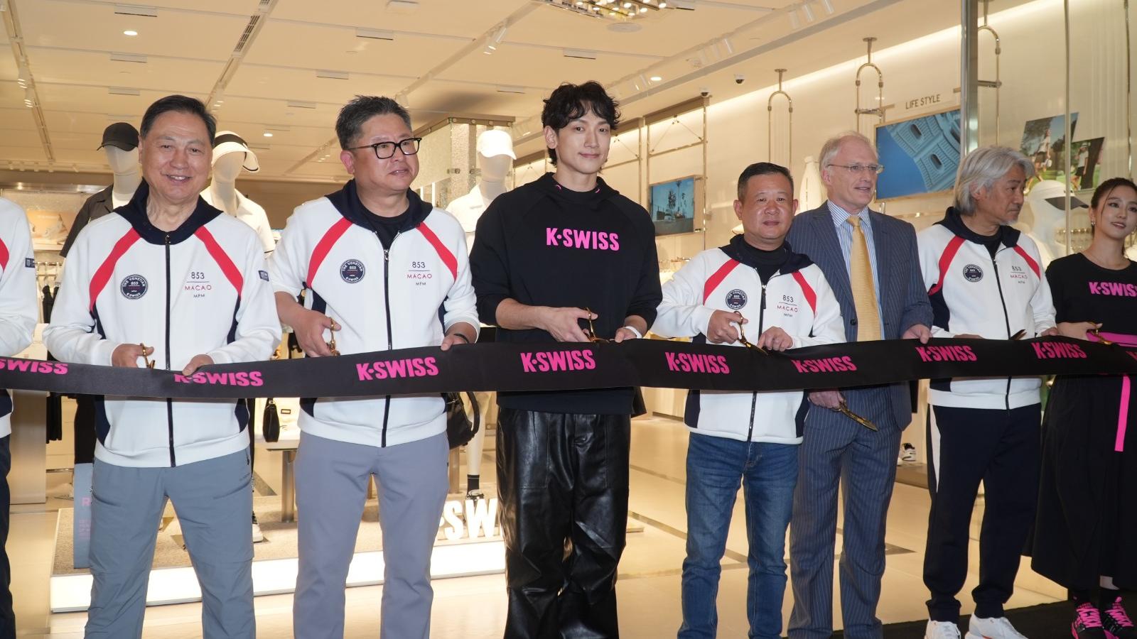 Rain鄭智薰現身澳門威尼斯人 為運動品牌旗艦店任剪綵嘉賓