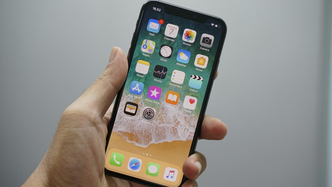 iPhone｜Apple申請手機側屏專利　MacBook Touch Bar有望復活？