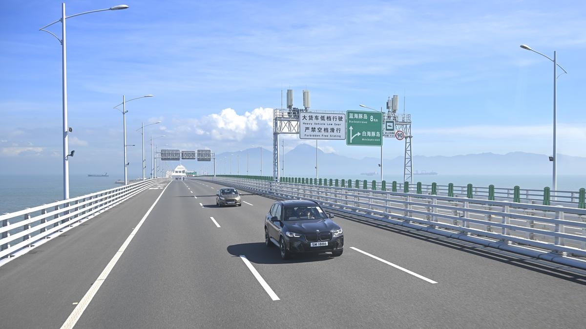 港珠澳大橋北上單牌車突破200萬架次。(中新社)