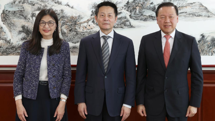 中證監主席吳清會見港證監會主席雷添良 深化跨境監管執法合作