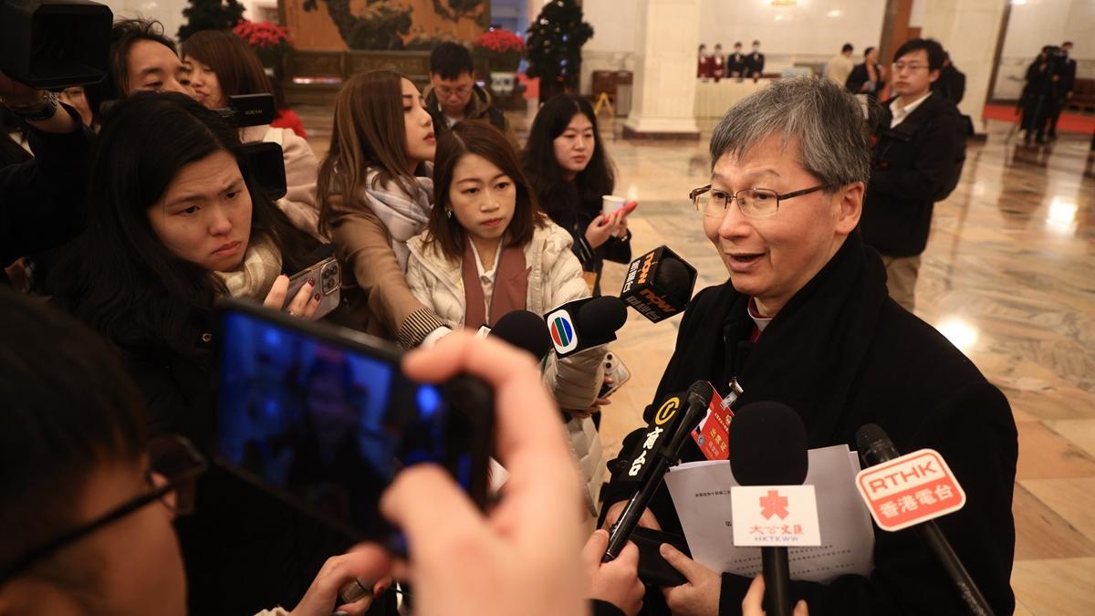 陳謳明相信，宗教團體一般交流不會違反《基本法》23條。(中通社)