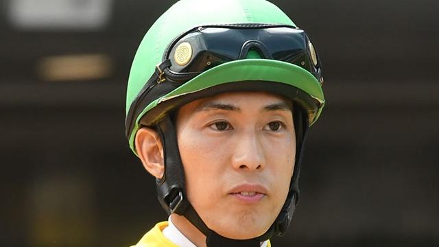 日本騎師藤岡康太日前墜馬昏迷後不治。(網上圖片)