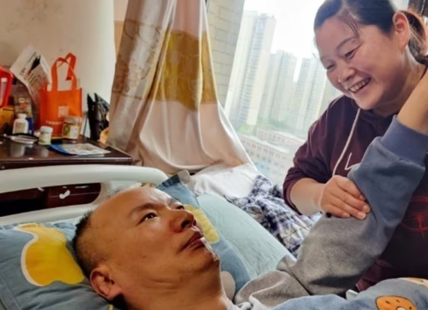 妻照顧植物人丈夫10年 奇蹟喚醒他 立誓相伴一生