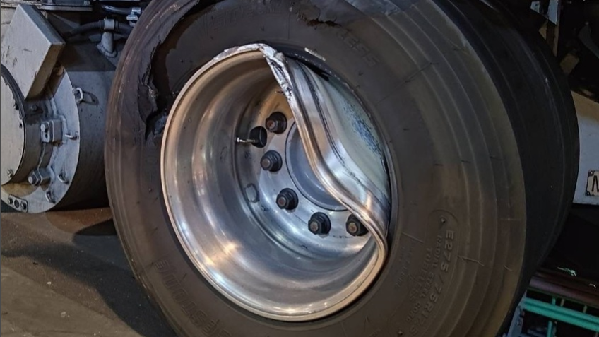 日本北海道地鐵出現列車爆胎事故。(網上圖片)