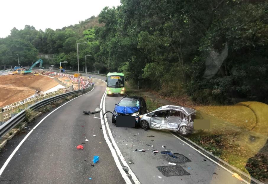 東涌道兩私家車相撞2傷，女司機昏迷送院。(網上圖片)