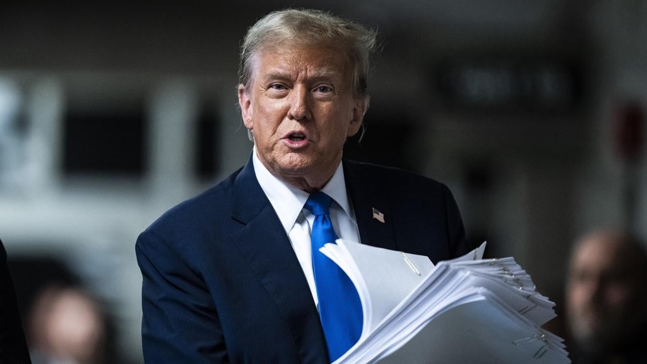 特朗普掩口費案，法庭選出全部12名陪審員，有陪審員憂身分曝光退出。(AP)