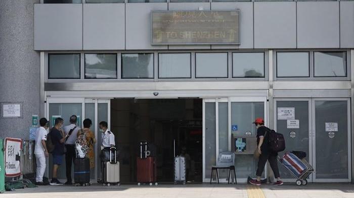 昨逾80萬人經深圳口岸出入境　料今日口岸客流仍處高位