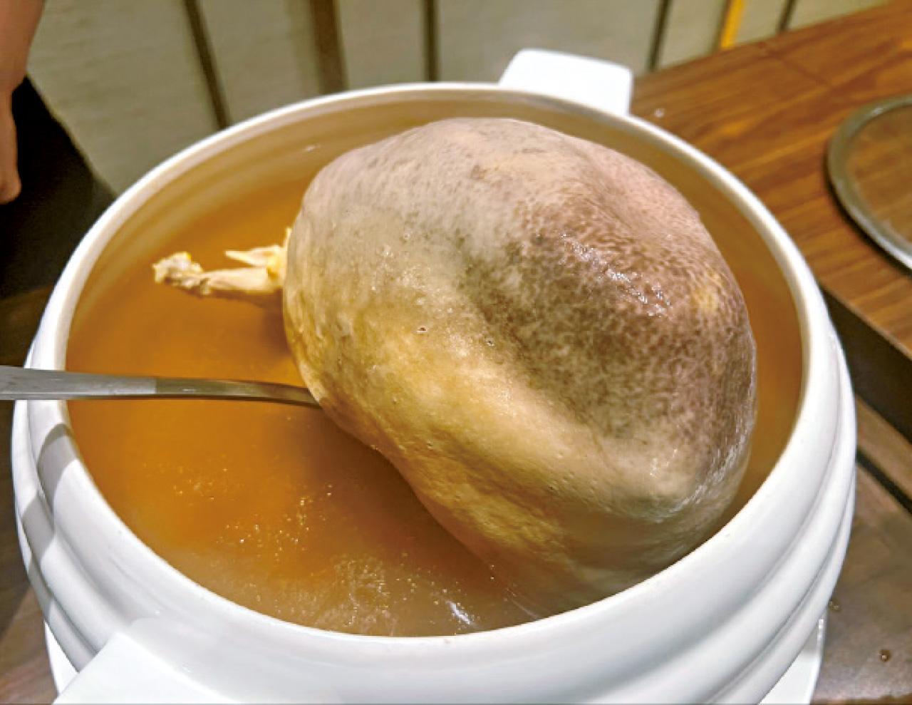 吹牛「鳳吞翅」