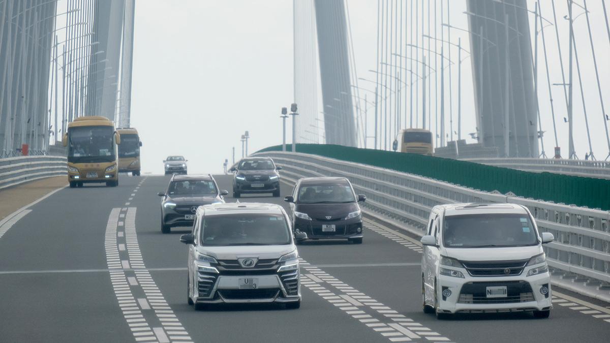 港珠澳大橋昨日有1.84萬輛車經珠海口岸出入境，創歷史新高。(資料圖片／羅庸軒攝)