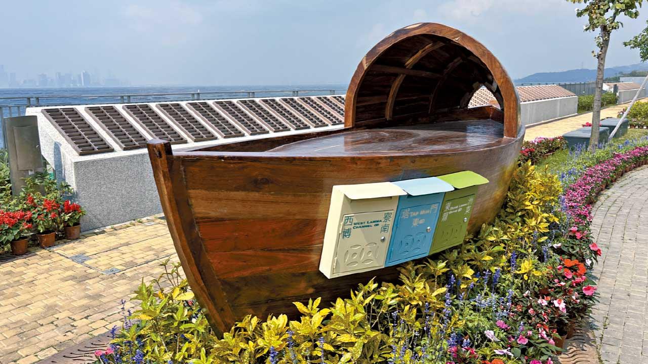 採用綠色殯葬十年增1.7倍 食環署設獨立悼念房 推紙撒灰器