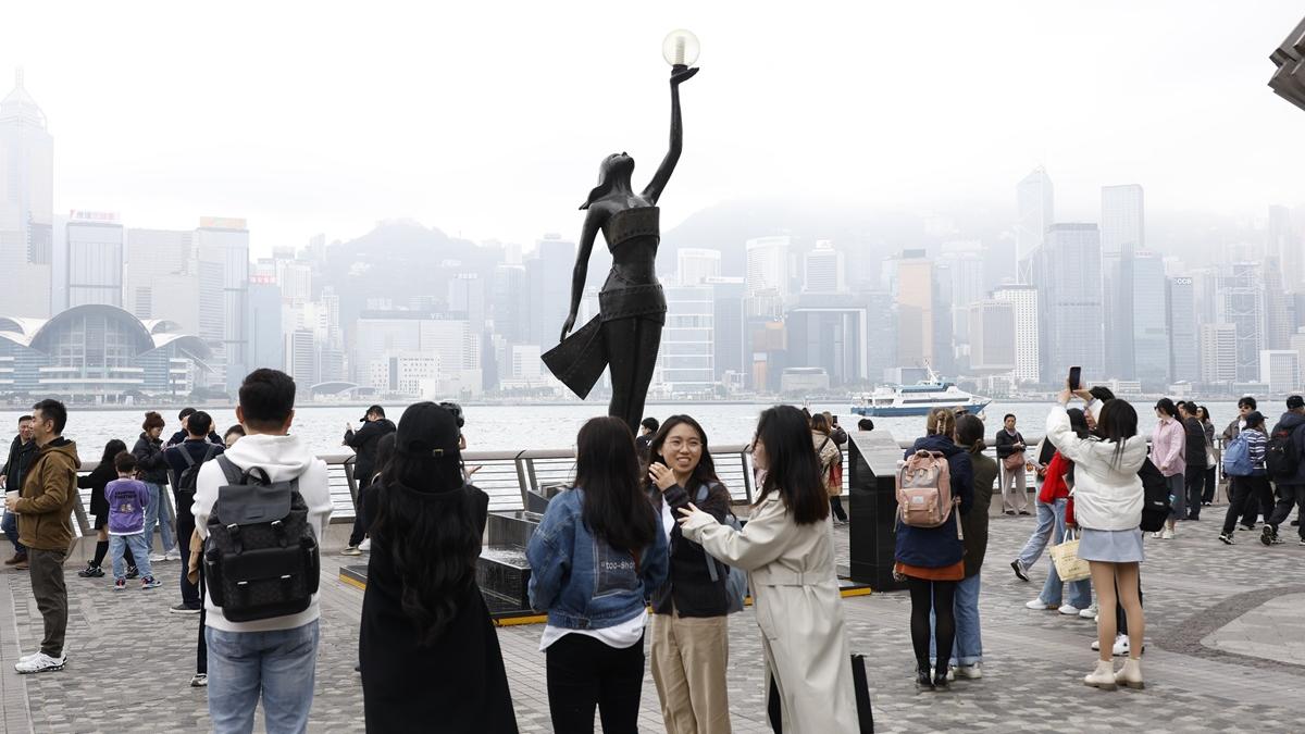 星光大道和毗鄰梳士巴利花園會交由AOS Management (HK) Limited管理15年。(資料圖片／林俊源攝)