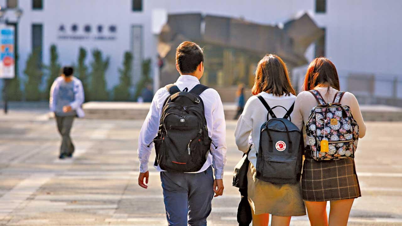 八成中學生六成半大專生乏自我認同 專家︰青年缺明確形象致消極情緒