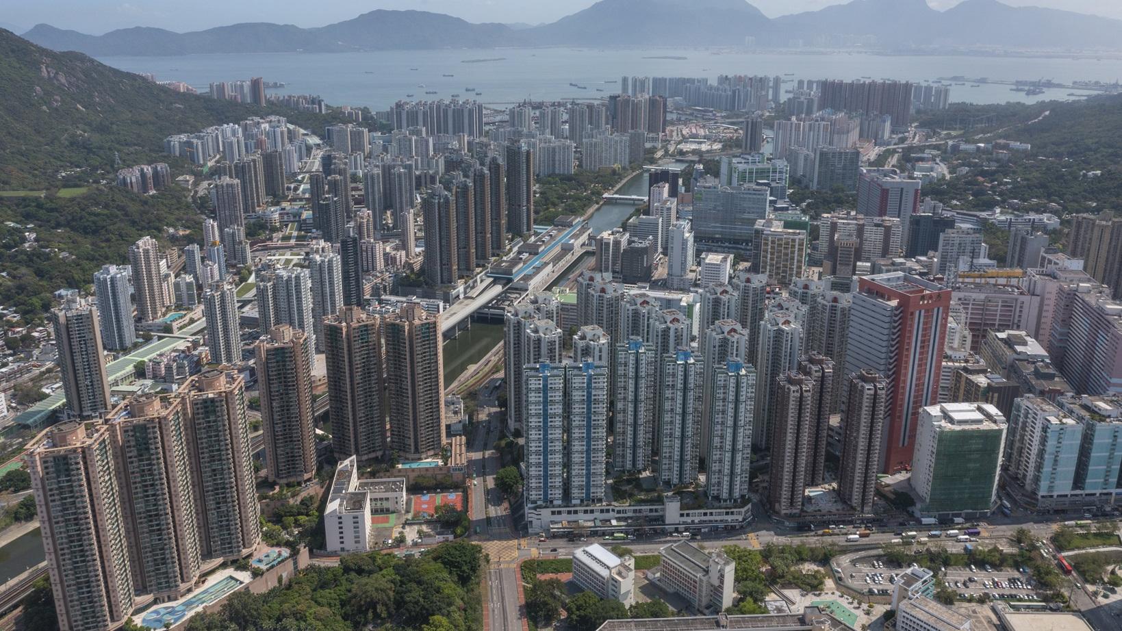 一手私宅貨尾量終止三季連升 按季回落1573個 惟短期仍高企二萬個以上｜樓市數據