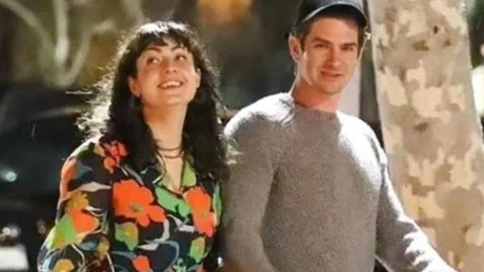 「蜘蛛俠」安德魯加菲拖牛津博士女友行街                                                                                                                                                                                