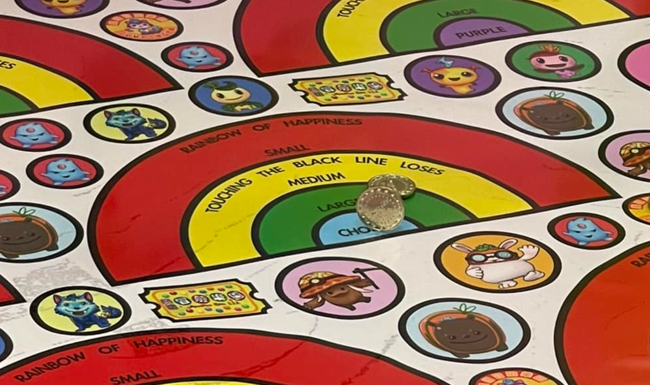 冒險樂園擲彩虹 女童擲出「垂直藍獎」 (facebook群組「美國冒險樂園關注組」)