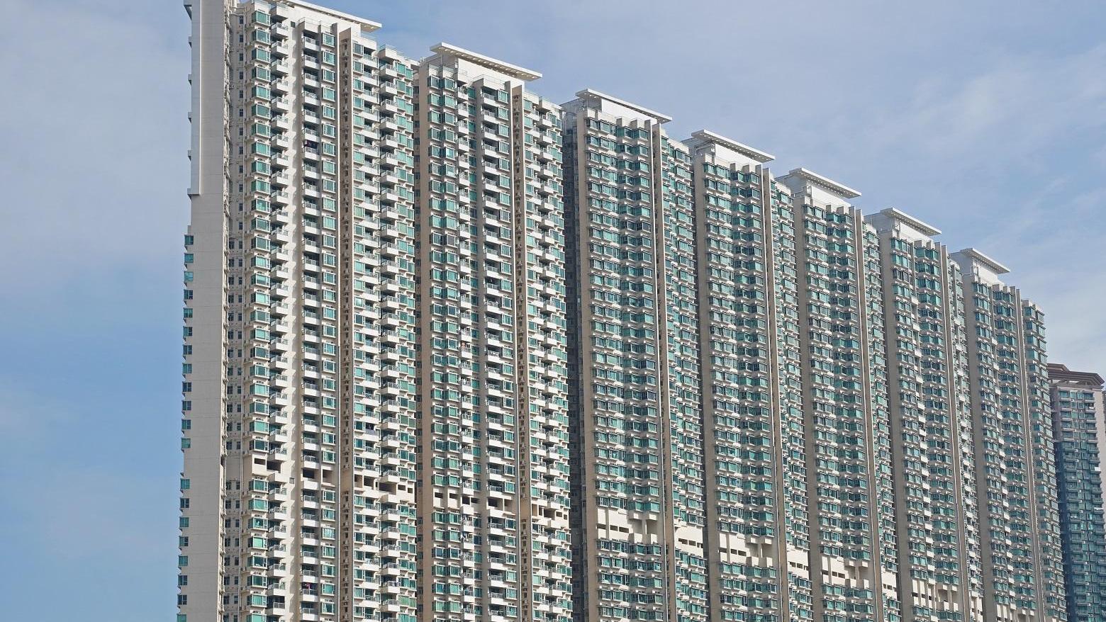 東涌藍天海岸海景套三房，獲上車客以928萬元承接，呎價1.06萬元水平。