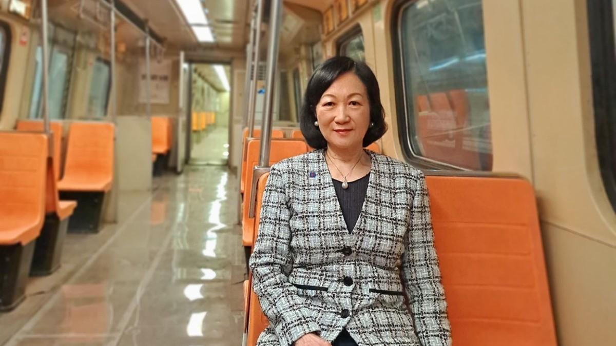 葉劉上「黃頭」火車打卡　諗起細個服務員車廂賣雞髀｜Ray Online