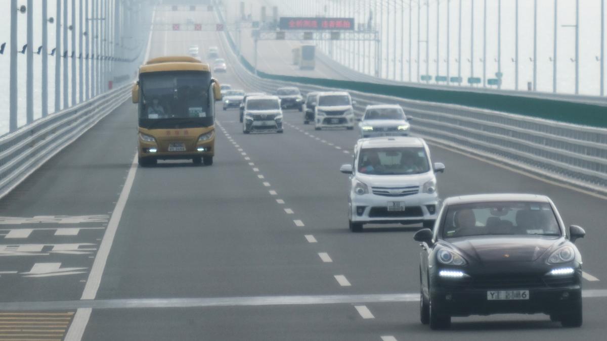 港珠澳大橋珠海口岸出入境車流量再創單日新高。(資料圖片／羅庸軒攝)