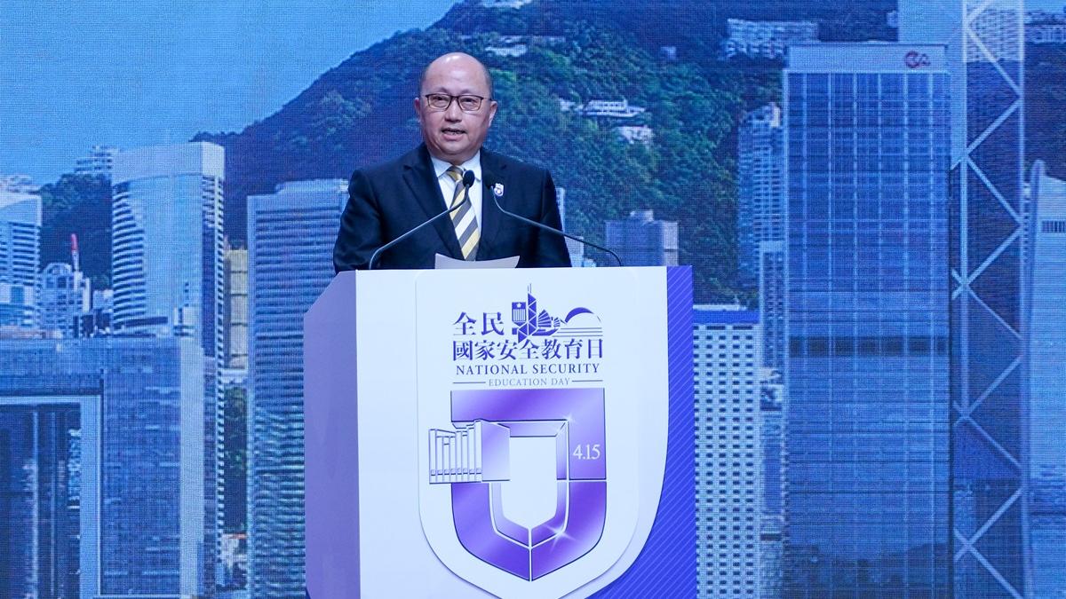 鄭雁雄表示，豺狼已在撕咬我們的家門，故絕不能搞鄰里之爭、家族內耗。(中新社)