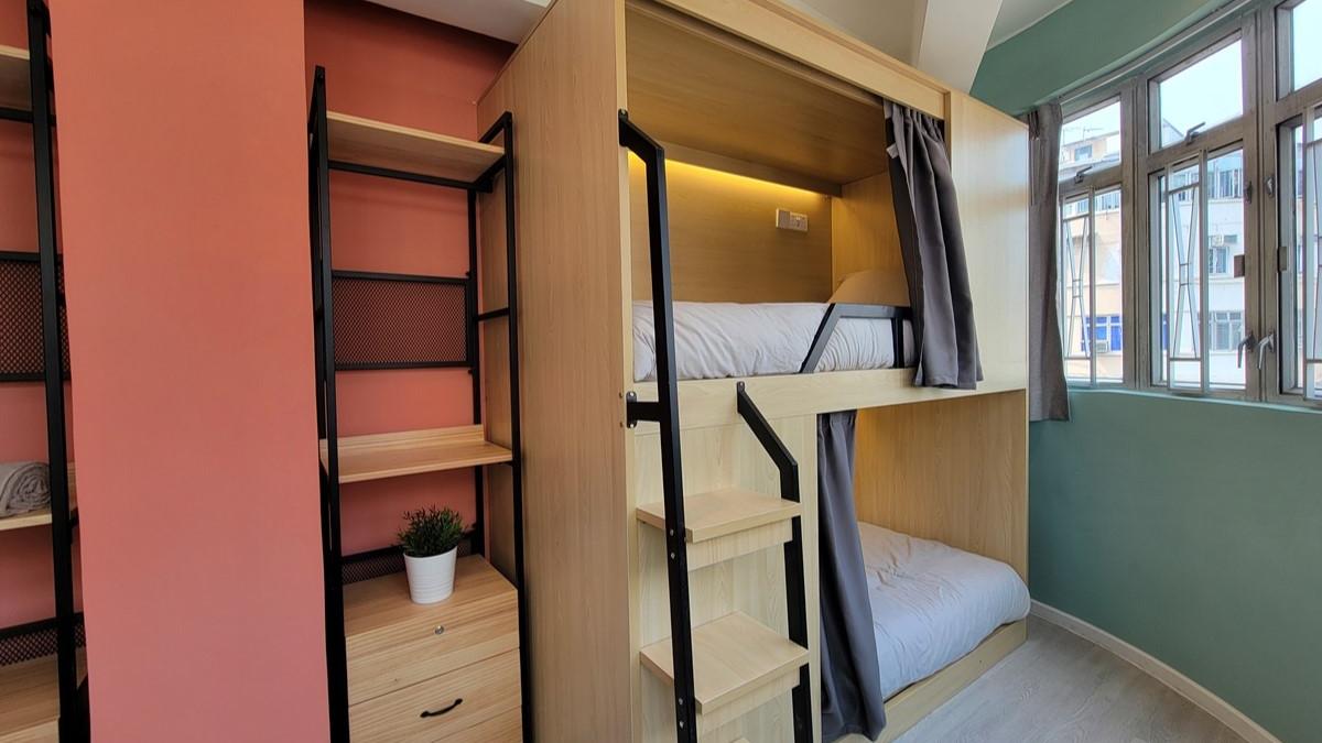 佐敦道有舊樓改裝成私營外勞共居空間，床位月租約3,500元。(鍾式明攝)