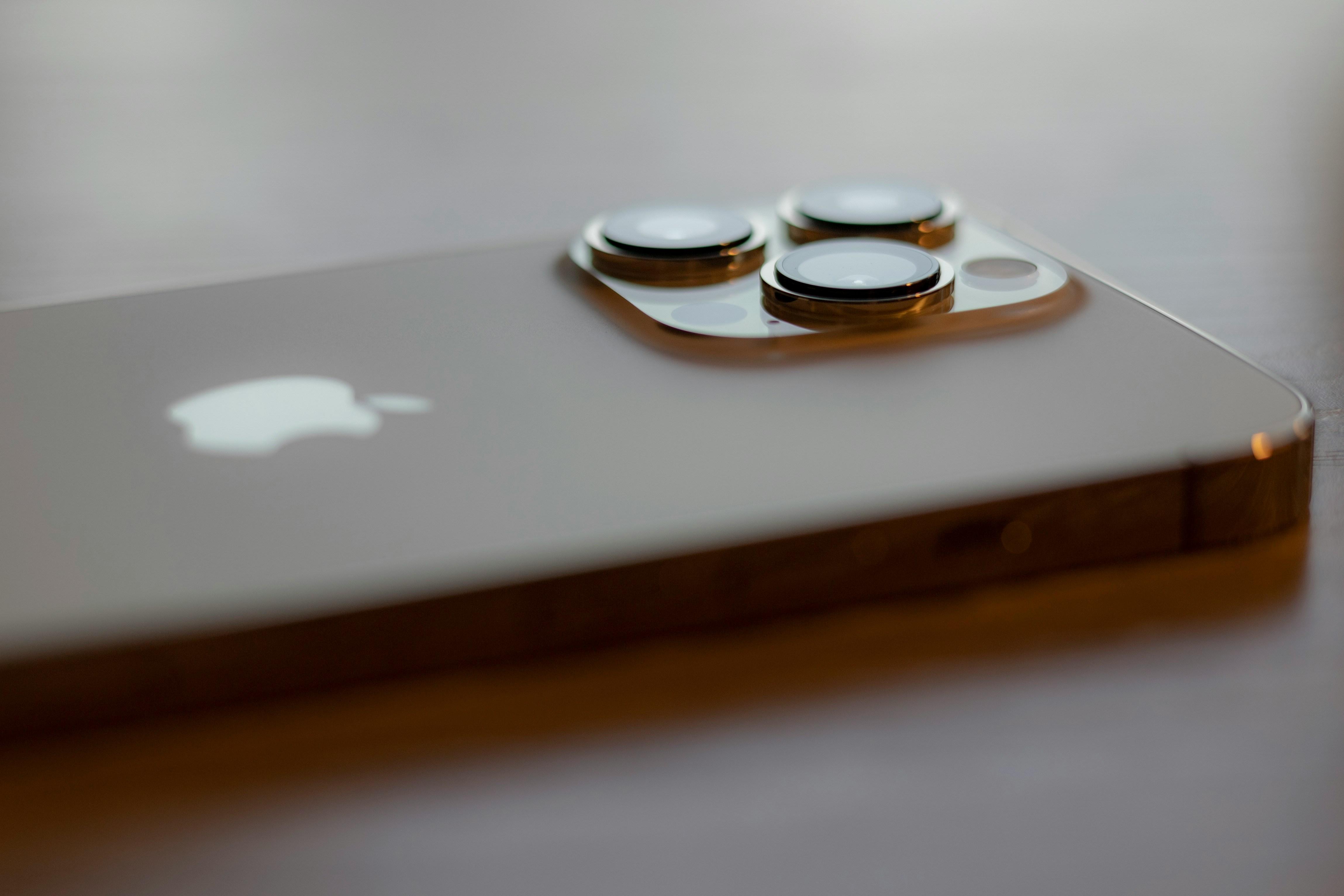 iPhone 16 Pro疑轉用新相機塗層　改善眩光重影問題