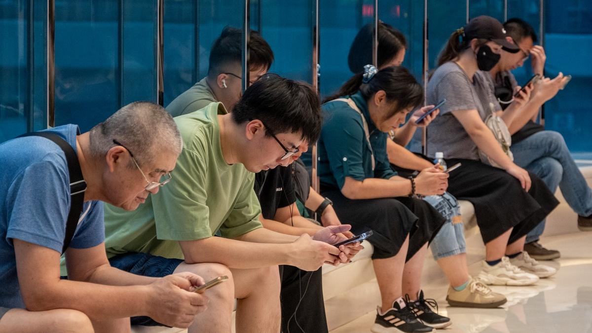 政府交代不同政策局和部門推出的應用程式下載量。(資料圖片／陳奕釗攝)