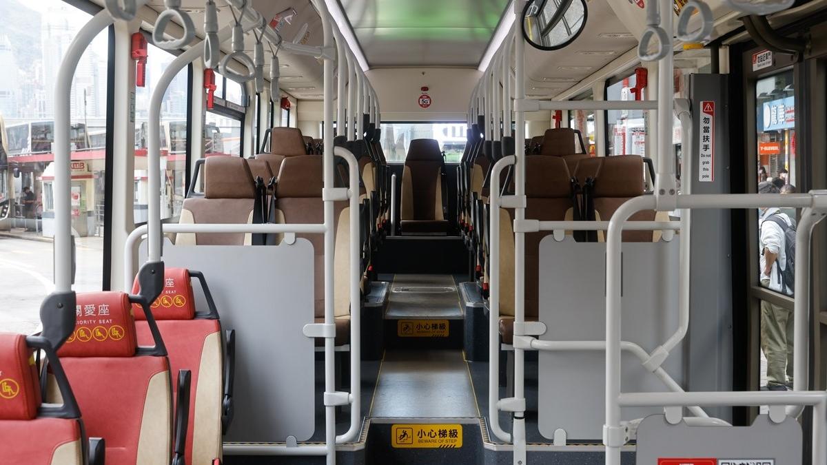 有網民大讚車長以禮貌語氣勸止乘客大聲播片的行為。(資料圖片，非涉事巴士)