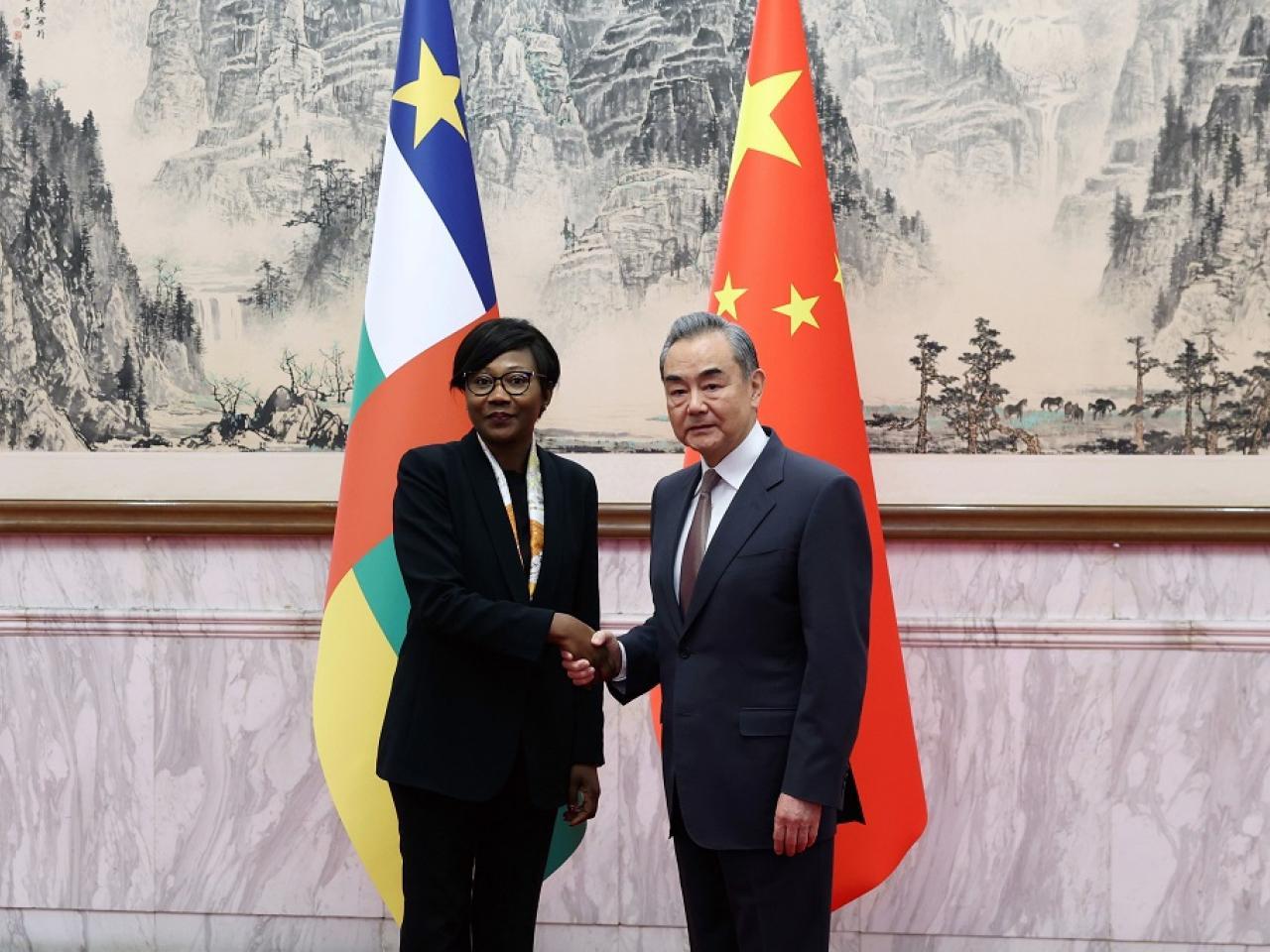 王毅與中非外長會談　冀加強合作基建、綠色發展、醫療衛生