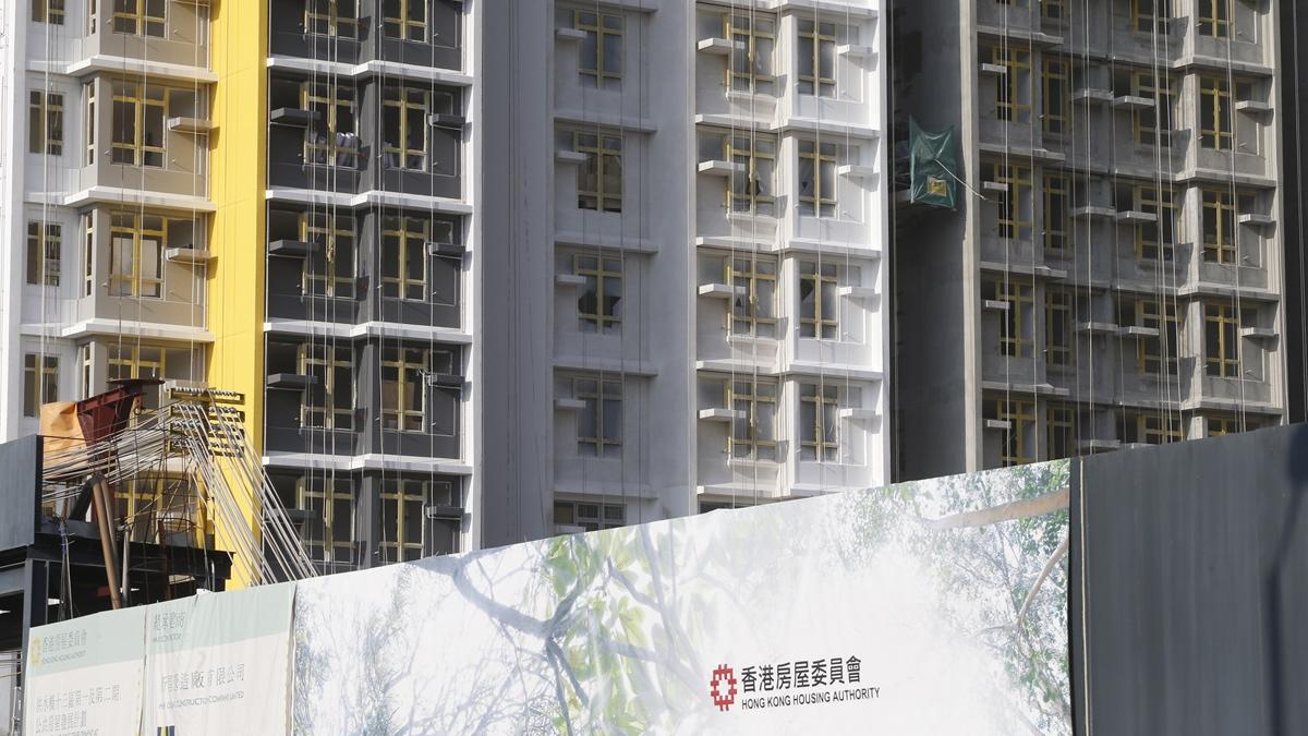 政府現正多管齊下增加公營房屋供應。(資料圖片)