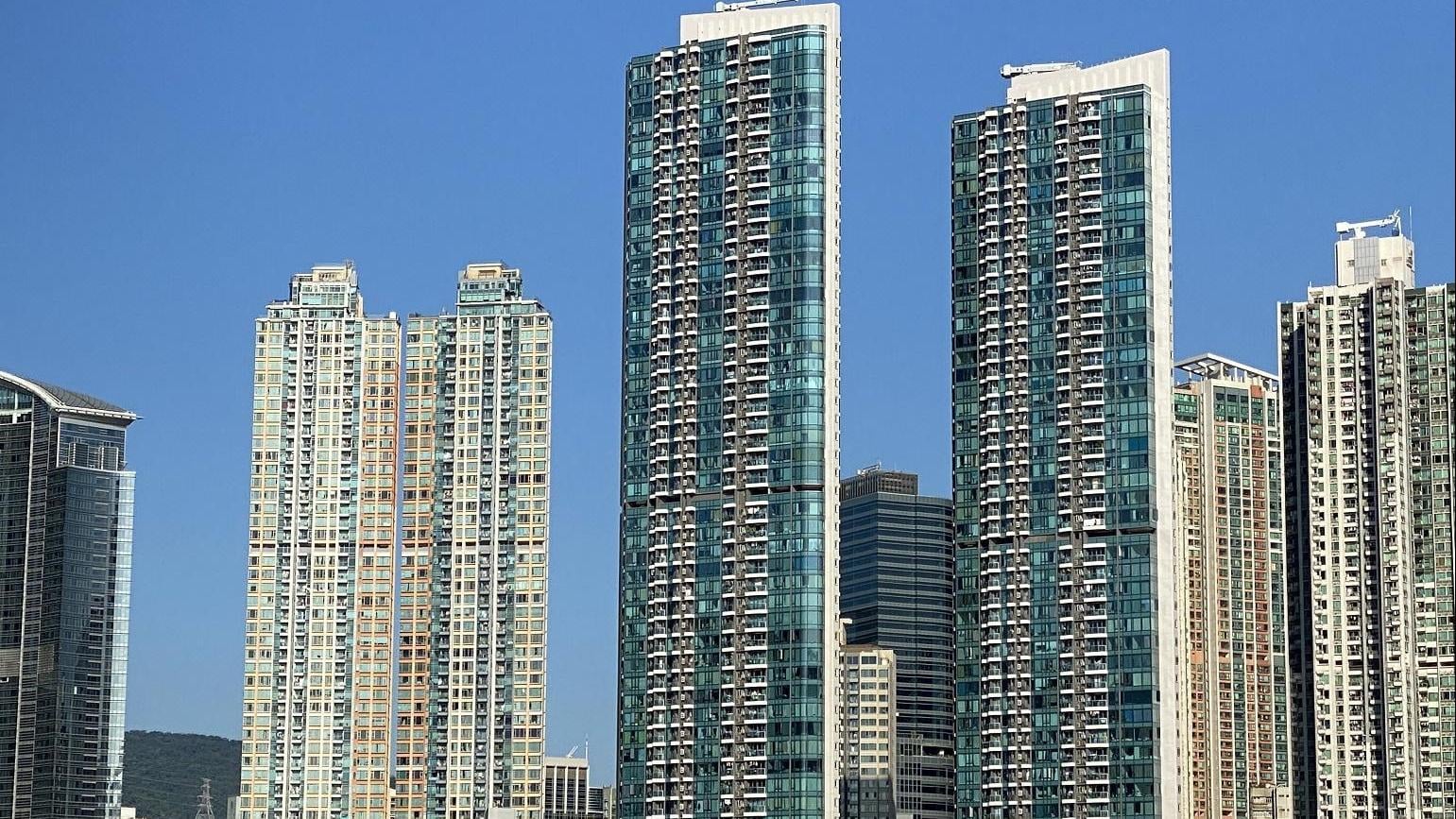 荃灣柏傲灣套三房最新成交價1,178萬元，低市價16%。