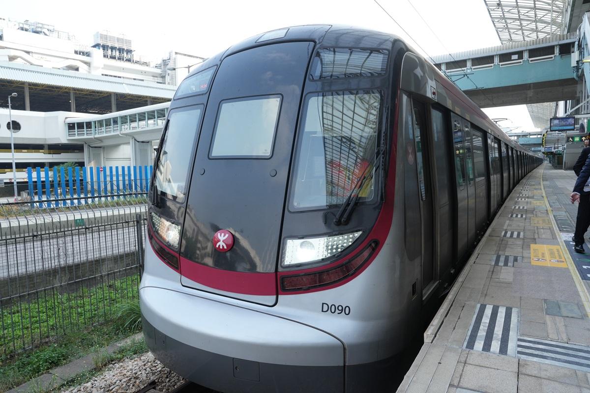 東鐵綫最繁忙路段載客率達94%。(資料圖片／陳奕釗攝)