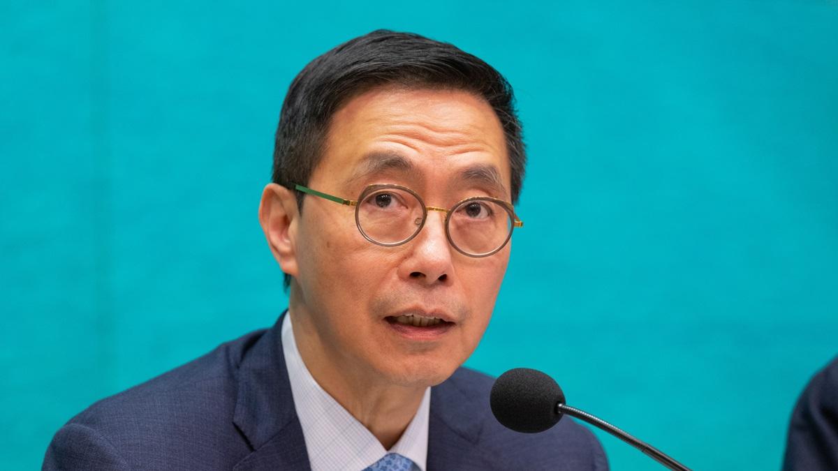 楊潤雄相信只要比賽精彩，市民都願意半夜觀看。(資料圖片／陳奕釗攝)