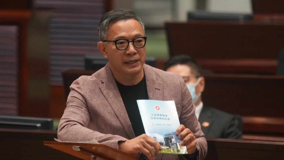 謝偉俊重開facebook專頁後，強調所有批評旨在提出問題和改善意見。(資料圖片／陳奕釗攝)