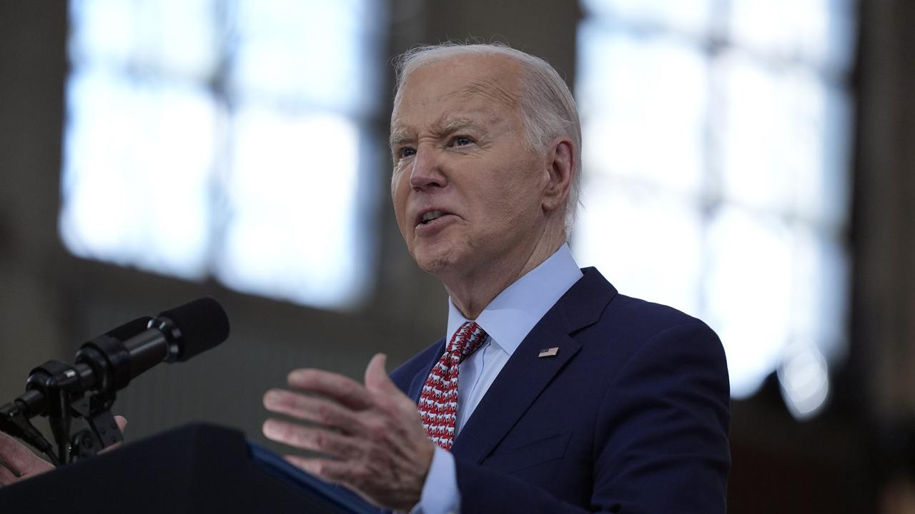 據報拜登已同意烏軍用美國武器反擊俄邊境目標。(AP)