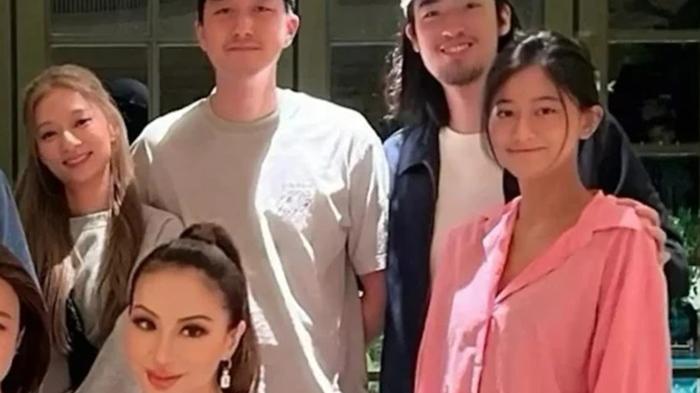 吳家忻賀未來奶奶母親節 薛芷倫po全家福認證地位