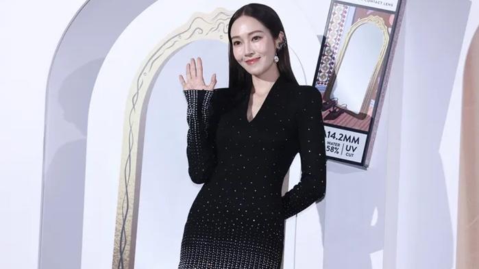 「少女時代」Jessica黑絲誘惑台粉 夜會王心凌拍萌照