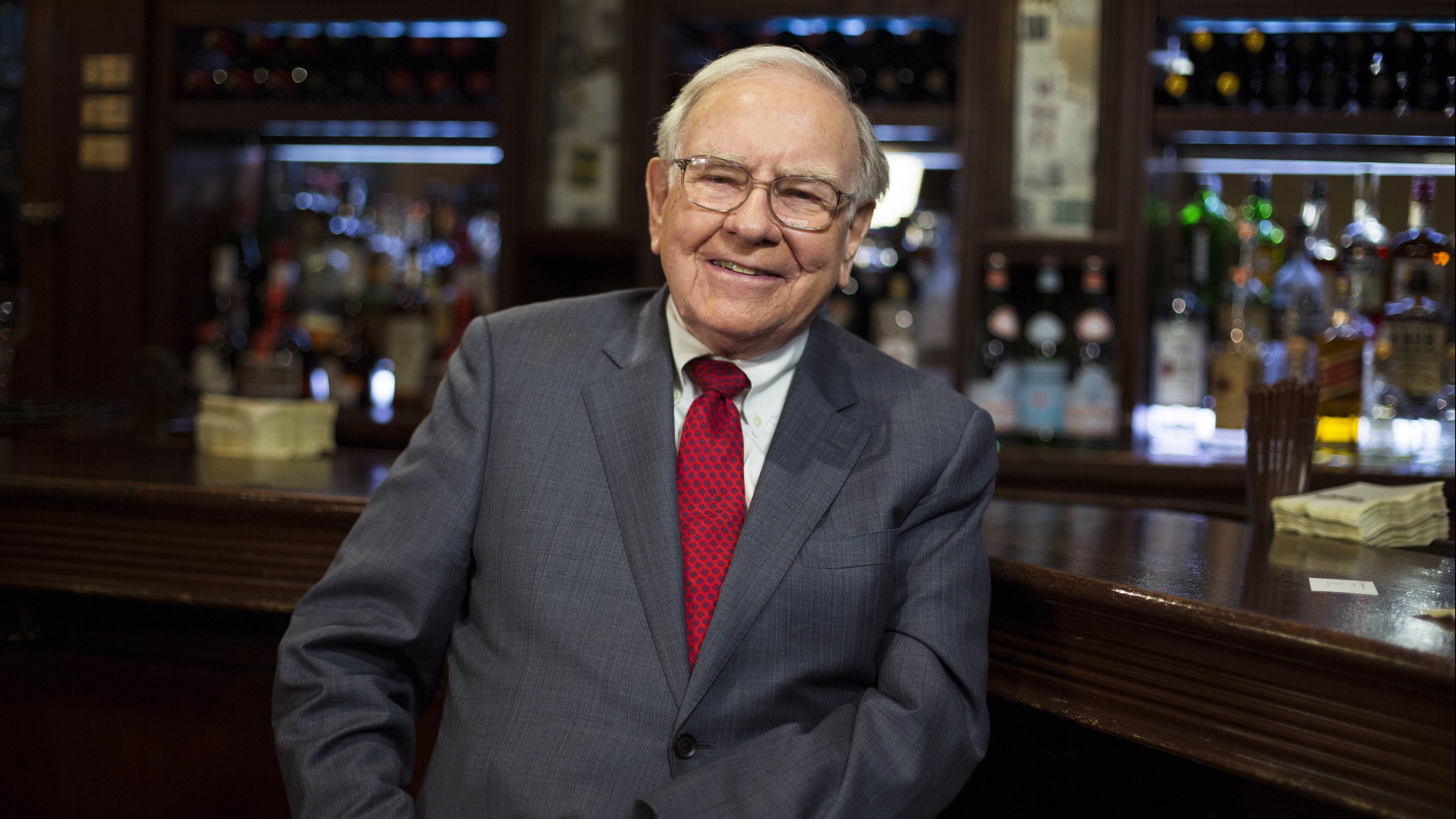 巴菲特拋售蘋果 巴郡持近1.5萬億現金破紀錄