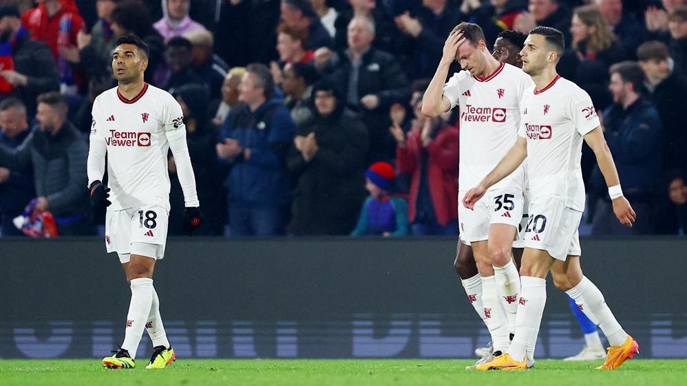 作客不敵水晶宮後，曼聯創球隊英超單季輸波最多紀錄。(路透社)