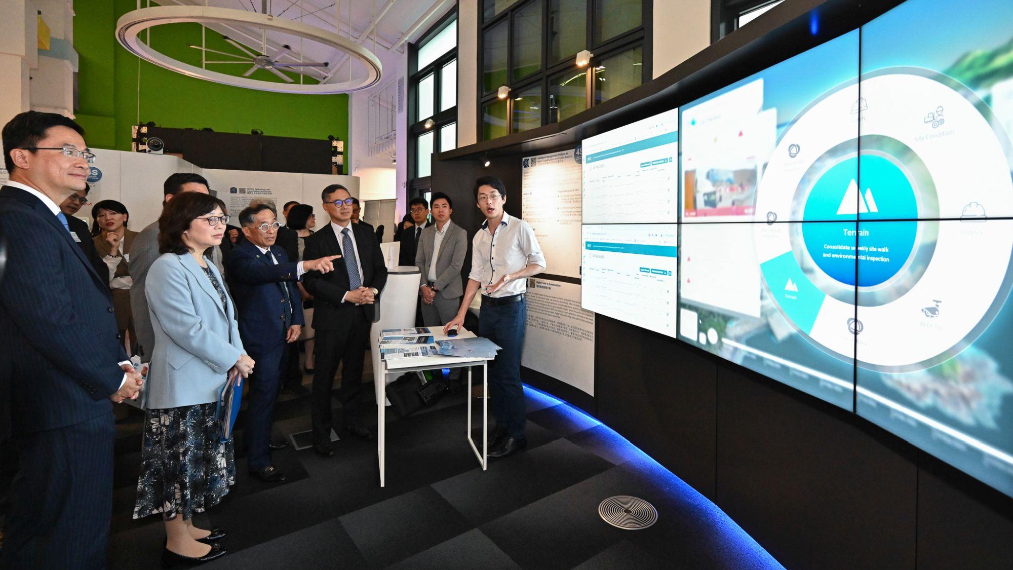 甯漢豪指政府推出3項新措施助提升工地安全。