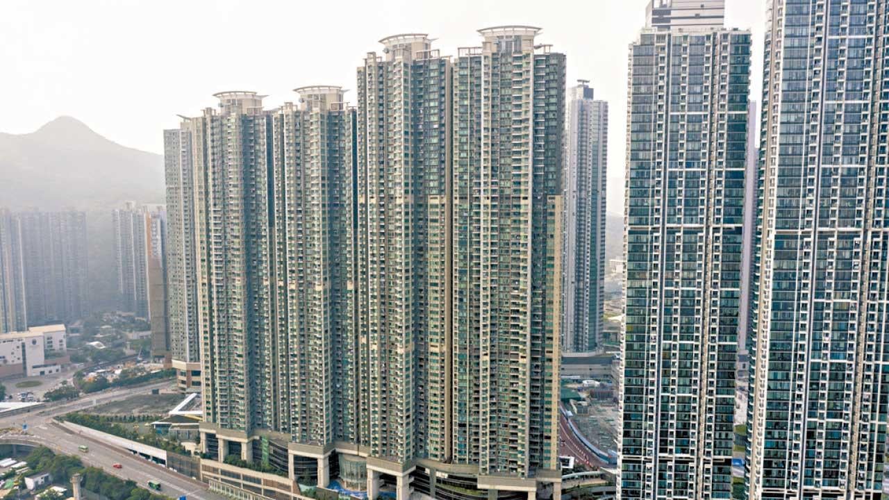 日出康城連環見紅 四房6年帳蝕4球