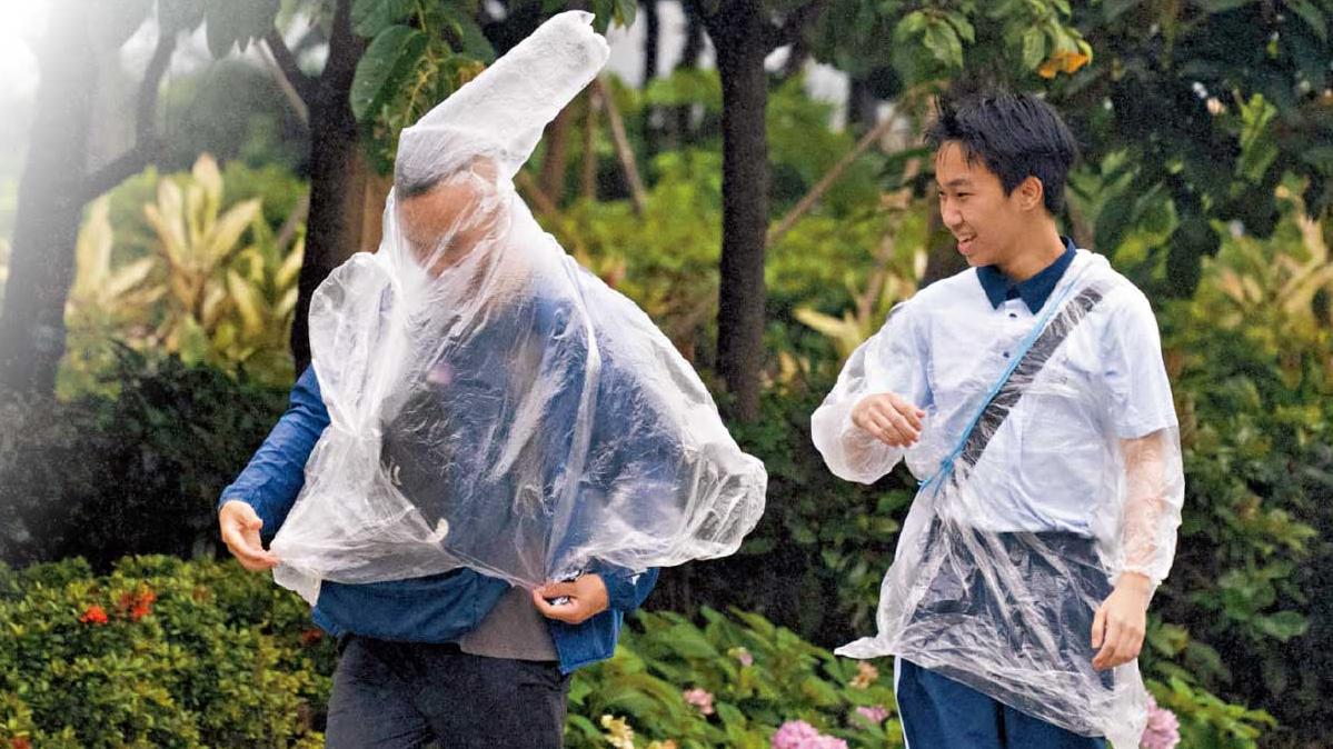 一連9日有雨 今明兩日狂風雷暴  民安隊︰惡劣天氣下勿追風逐浪