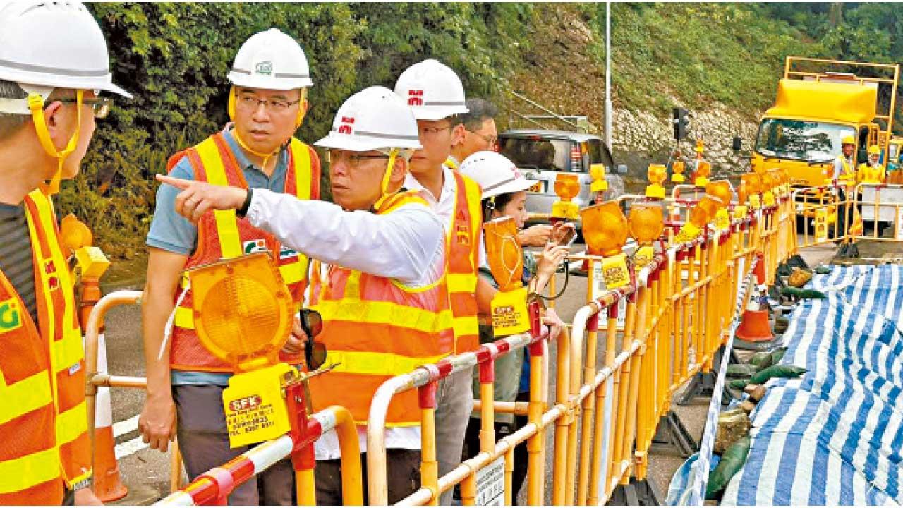 搶修清水灣道路陷地段 料今早重開兩行車線